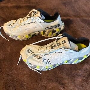 Craft carbon running shoes